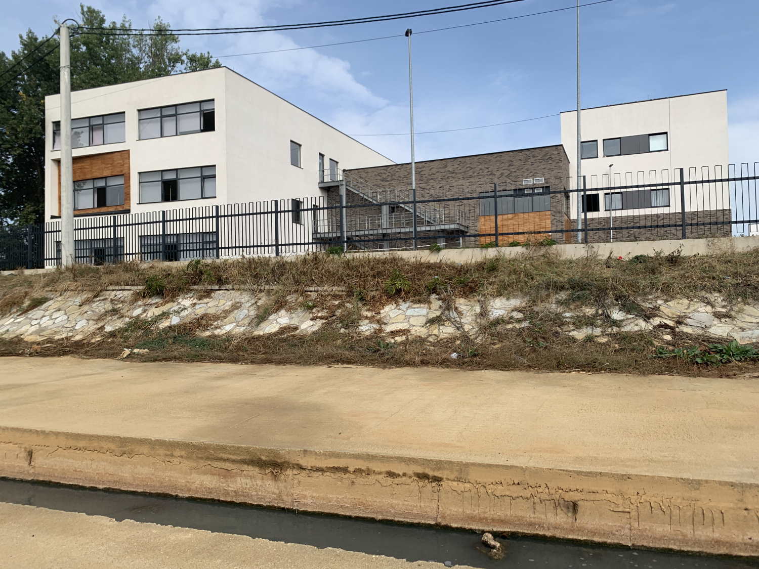 The river contaminated with mining waste and garbage is a serious threat to the municipality of Graçanica